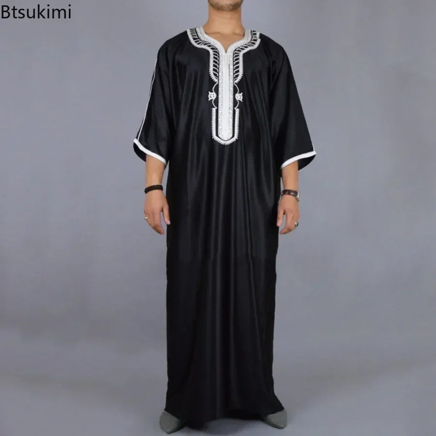 Men’s White Thobe with Royal Blue Accents – Modern Moroccan Style