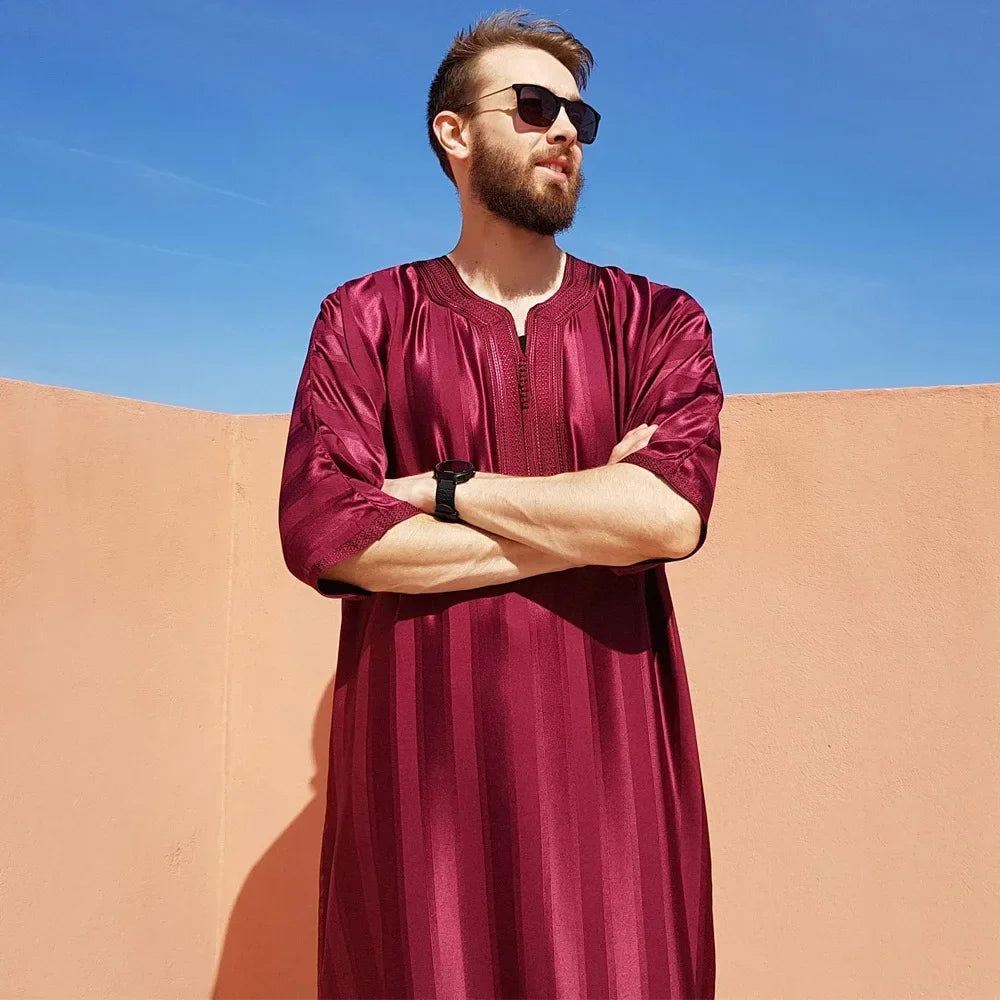 Men’s White Thobe with Royal Blue Accents – Modern Moroccan Style