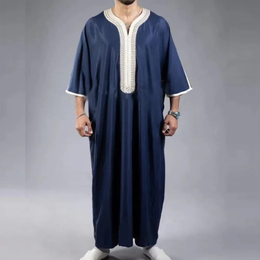 Men’s White Thobe with Royal Blue Accents – Modern Moroccan Style